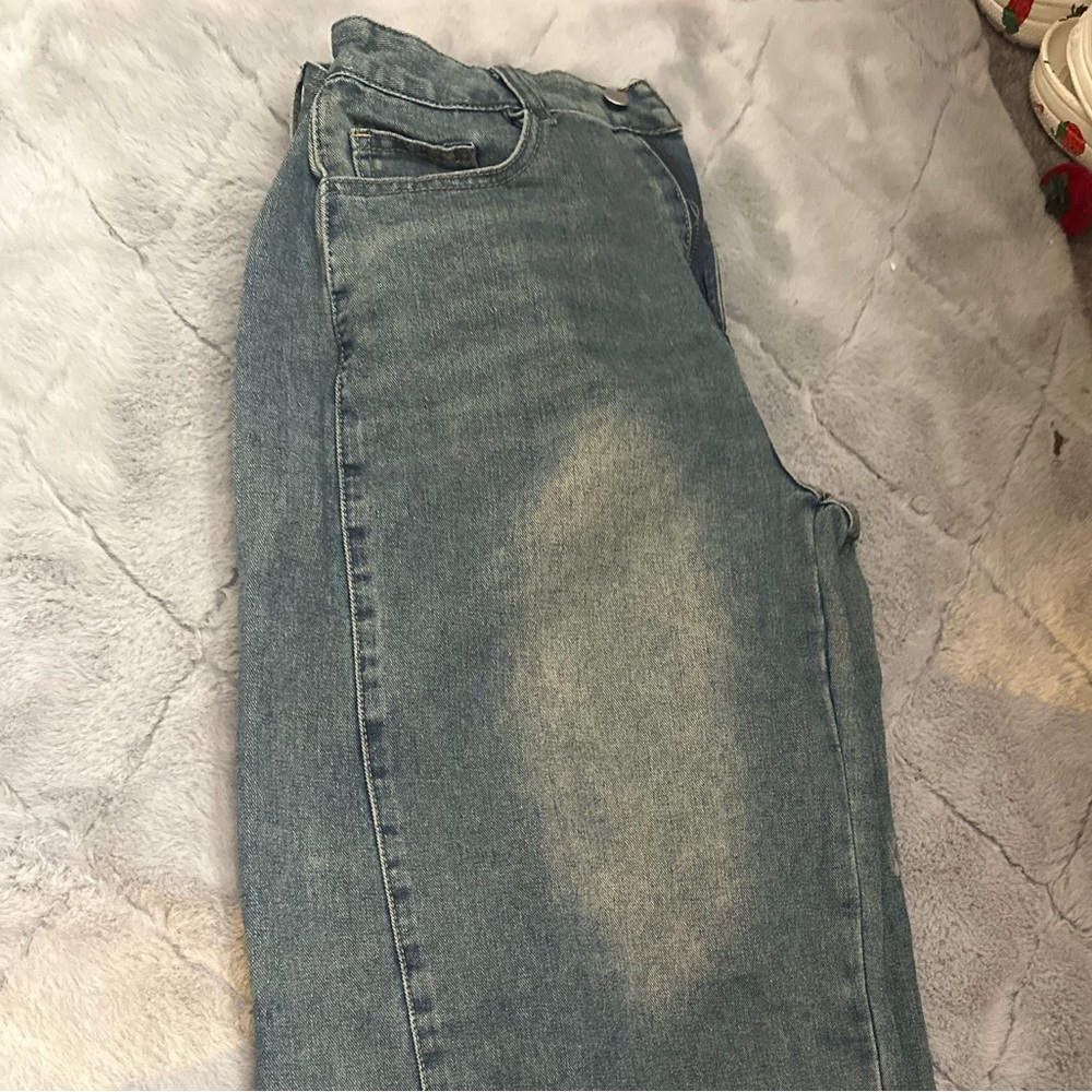 Baggy fit jeans, if you need more photos lmk!!